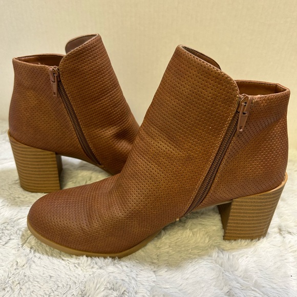Naturalizer Holt Perforated Ankle Booties - Picture 1 of 6